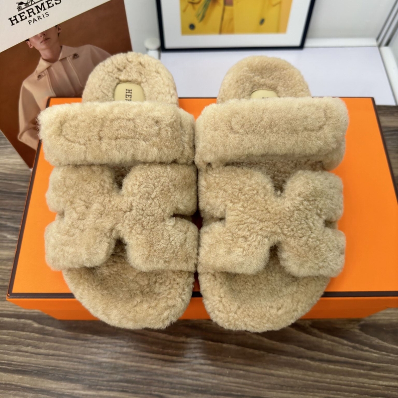 H**mes slippers
